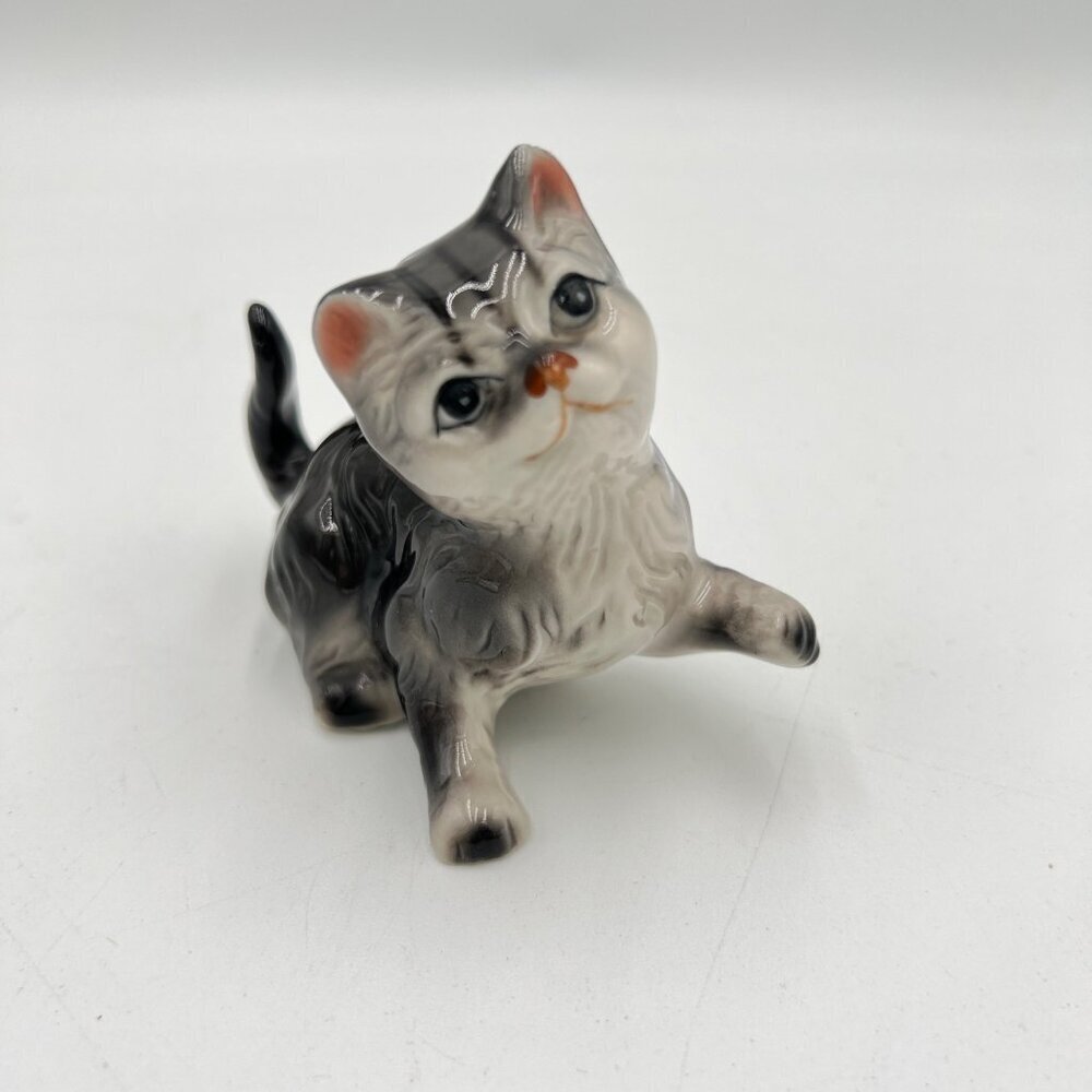 Cat- Kitten- Figurine- Tabby Vintage ceramic